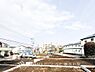 外観：【Appearance】落ち着いた街並みに調和する美しい敷地。理想の住まいをカタチにできる、ゆとりある空間をご提案します。（2026年3月撮影）