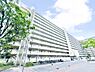 外観：【Appearance】表現された空間は豊かな光と風を纏い、暮らしの時間を豊かにしてくれます。デザインされた空間と競い合うかのような充実した建物設備も家族の時間を彩ってくれることでしょう。