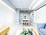 リビング/ダイニング：【Living room】明るく開放的な空間が広がるLDK。室内には豊かな陽光が注ぎ込み、爽やかな住空間を演出。