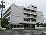 周辺：「高度な医療で愛し愛される病院」を基本理念とし、地域密着型の病院としての役割を担っています。現在は13の診療科があり、いざという時も安心です。