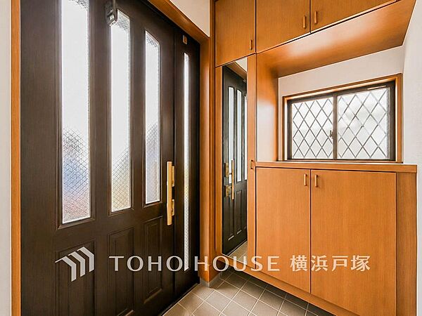 玄関を拡大表示