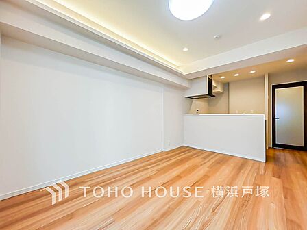 【Living room】ご家族やお客様との時間等、多くの時を刻む空間。何気なく過ぎる時でさえも上質な一時となる快適な空間を。