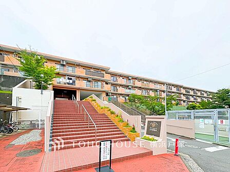 【Appearance】都市の暮らしにフィットする住まい。快適な住空間と利便性を兼ね備え、日々の暮らしをスマートに楽しめる、落ち着いた雰囲気の住空間です。