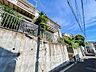 その他：【Frontal road】周辺に建ち並ぶ邸宅も、それぞれに個性がありながらも落ち着いた雰囲気を醸し出している邸宅街の一角。