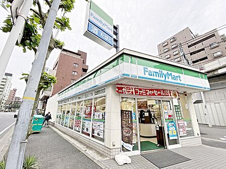 ファミリーマート平沼一丁目店まで約121m