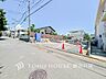 その他：【Frontal road】忙しく過ぎゆく日常を置き去るほど、ゆったりした時間が流れる住環境。『快適』は「家」と「街」と「環境」が調和した時に訪れるだと改めて感じさせてくれます。(2026.7)