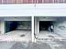 駐車場：【Car space】敷地内に駐車スペースがあると日々の暮らしをスムーズに運ぶ事が出来ます。（空き状況はお問合せ下さい）