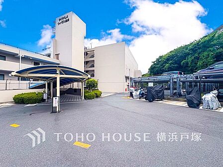 表現された空間は豊かな光と風を纏い、暮らしの時間を豊かにしてくれます。デザインされた空間と競い合うかのような充実した建物設備も家族の時間を彩ってくれることでしょう。