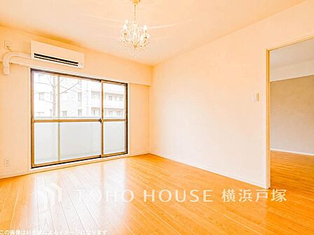 造りこんだ空間演出の妙が生み出す光と質のハーモニーはこの住宅のクオリティの良さを実感させてくれます。