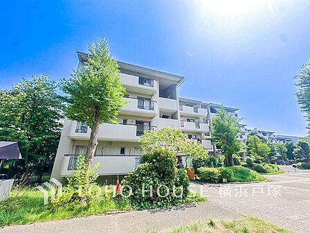 光と風を感じながら穏やかな毎日を過ごせる住まい。暮らしの動線にも配慮された、快適さを大切にした住空間。