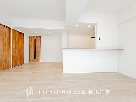 造りこんだ空間演出の妙が生み出す光と質のハーモニーはこの住宅のクオリティの良さを実感させてくれます。