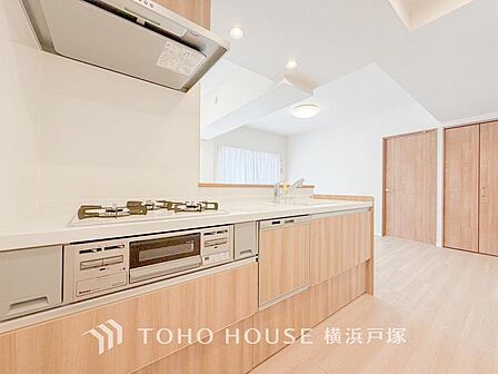 お料理の上手な方が、独壇場でお料理の腕を披露するスタイルに向いているキッチンです。