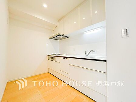 広々キッチンを採用。みんなで作った料理を召し上がりながらの会話は、どのような物になるのでしょうか。