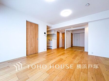 造りこんだ空間演出の妙が生み出す光と質のハーモニーはこの住宅のクオリティの良さを実感させてくれます。