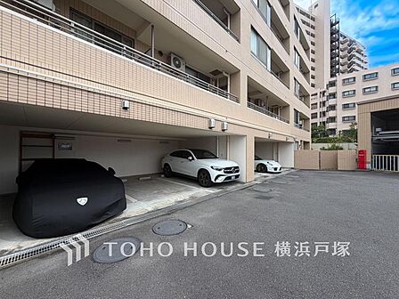 【Car space】敷地内に駐車スペースがあると日々の暮らしをスムーズに運ぶ事が出来ます。(空き状況はお問合せ下さい)