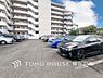 外観：【Car space】敷地内駐車場で安心と快適をプラス。移動も便利でスムーズ（空き状況はお問合せ下さい）