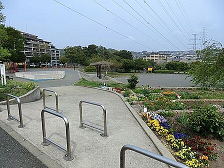 本郷台四丁目第二公園まで約450m