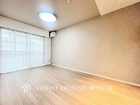 【Living room】ご家族やお客様との時間等、多くの時を刻む空間。何気なく過ぎる時でさえも上質な一時となる快適な空間を。
