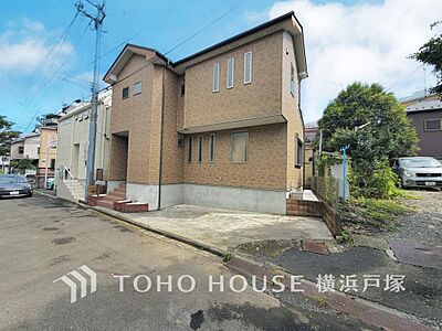 外観:【Appearance】爽やかな青空の下に贅沢なほどに降り注ぐ陽光、豊かな居住性と、クオリティが見事に調和した住空間は、住まうことの喜びを感じさせてくれます。 外観:【Appearance】爽やかな青空の下に贅沢なほどに降り注ぐ陽光、豊かな居住性と、クオリティが見事に調和した住空間は、住まうことの喜びを感じさせてくれます。