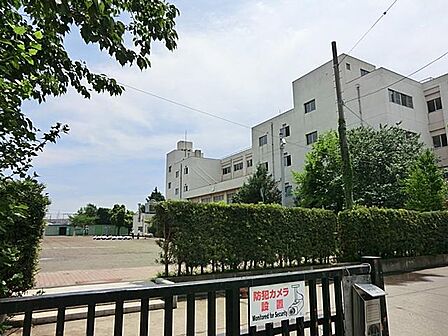 大和市立引地台中学校まで約1700m