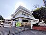 周辺：栄区の閑静な住宅街に立つ公立中学校。文武両道の精神のもとで学力向上と部活動の双方に力を注ぎ、地域と密接に連携しながら生徒の自主性と豊かな人間性を育んでいます。