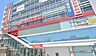 周辺：藤沢駅北口すぐの好立地に位置する大型家電量販店。最新の家電製品やパソコン、カメラはもちろん、日用品や酒類まで揃い、駅直結感覚で立ち寄れる買い物拠点です。
