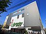 周辺：グッディプレイス（1500ｍ）上大岡・笹下エリア近くにある商業・生活拠点スポット。スーパーや日用品店など日常に欠かせないショップが入居しており、近隣住民の毎日の買い出しや用足しに親しまれています。