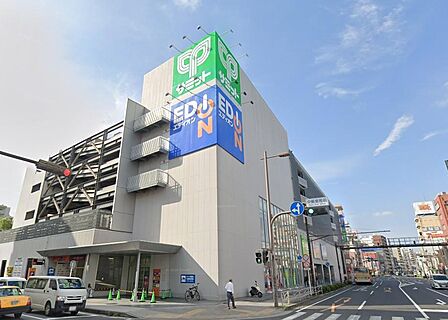 エディオン横浜店は、テレビや冷蔵庫、洗濯機などの大型家電から、パソコンや生活家電まで幅広く取り揃える家電量販店。暮らしに必要な家電をまとめて選べる、便利なショッピングスポットです。