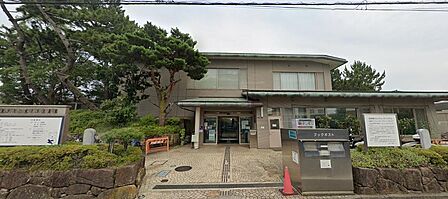 「藤沢市辻堂市民図書館」が身近にあり、読書や調べものに気軽に利用できます。暮らしに学びとゆとりを添える便利な生活環境です。