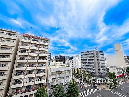 【View】時の流れと共に装いを変える街の景観を独り占め。この街ならではの美しい風景を心ゆくまでお楽しみ下さい。