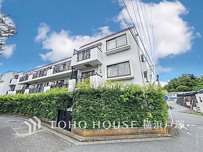 外観:【Appearance】その邸が魅せる、気品・上質・重厚感・細やかさ、そのすべては訪れた者に安らぎと品性を与える特別な空間です。ここに住むからこそ意味がある。すべての(始まり)をここから迎えます。 外観:【Appearance】その邸が魅せる、気品・上質・重厚感・細やかさ、そのすべては訪れた者に安らぎと品性を与える特別な空間です。ここに住むからこそ意味がある。すべての(始まり)をここから迎えます。