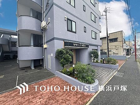 【Appearance】穏やかな風と陽光を導き、プライバシーに配慮された設計プランを採用。