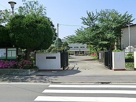 鎌倉市立大船中学校(750m)