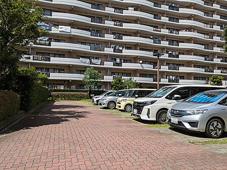 1戸につき1台駐車場無料!