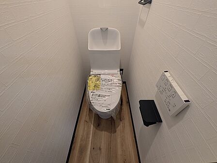 節水型タンクを備えたウォシュレット付きトイレ（新規交換）