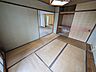 室内：リビング横6帖和室