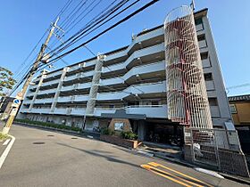 大阪府高槻市宮田町3丁目（賃貸マンション3LDK・1階・57.55㎡） その1