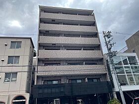 リーガル京都二条城北  ｜ 京都府京都市上京区丸太町通黒門東入藁屋町（賃貸マンション1LDK・2階・49.43㎡） その1