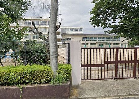 城東小学校 300m