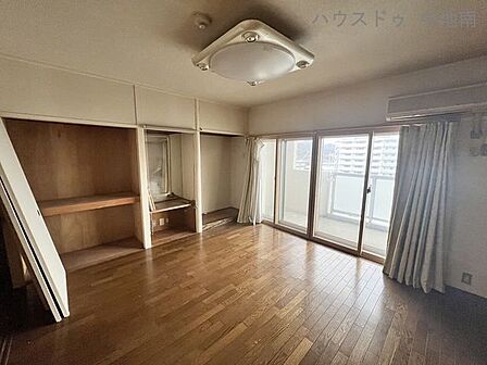 8帖の洋室は寝室に最適です♪