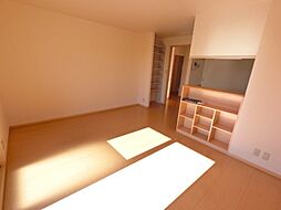 メゾン・クレール C 1階1LDKのリビング/ダイニング