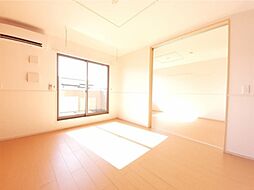 エテルノ・サーブ B 2階2LDKのリビング/ダイニング