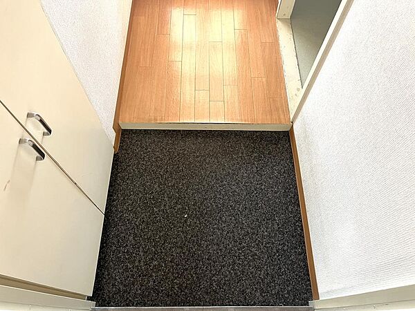 玄関を拡大表示
