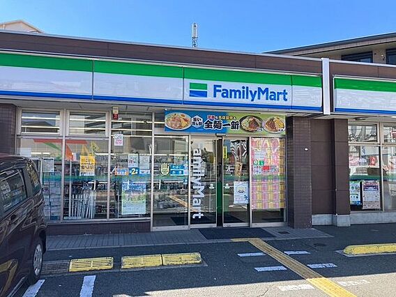 ファミリーマー...