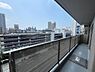 バルコニー：【バルコニー】物干し金具付きのバルコニー。南向きなので、洗濯物がよく乾きそうです。