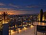 バルコニー：大阪市内の夜景が一望。まるで海外のいるようなジェットストリームな時間を過ごす。ここ、ご自宅の屋上で叶います。