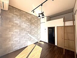 シャイニングハウスIII 1階1Kのリビング/ダイニング