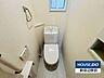 室内：トイレは各階1か所に設置しています。