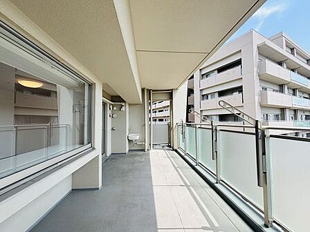 3面バルコニーなので用途に応じて使い分けていただけます。