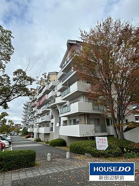 木津川台駅から徒歩15分にある閑静な住宅街の3LDK中古マンション。